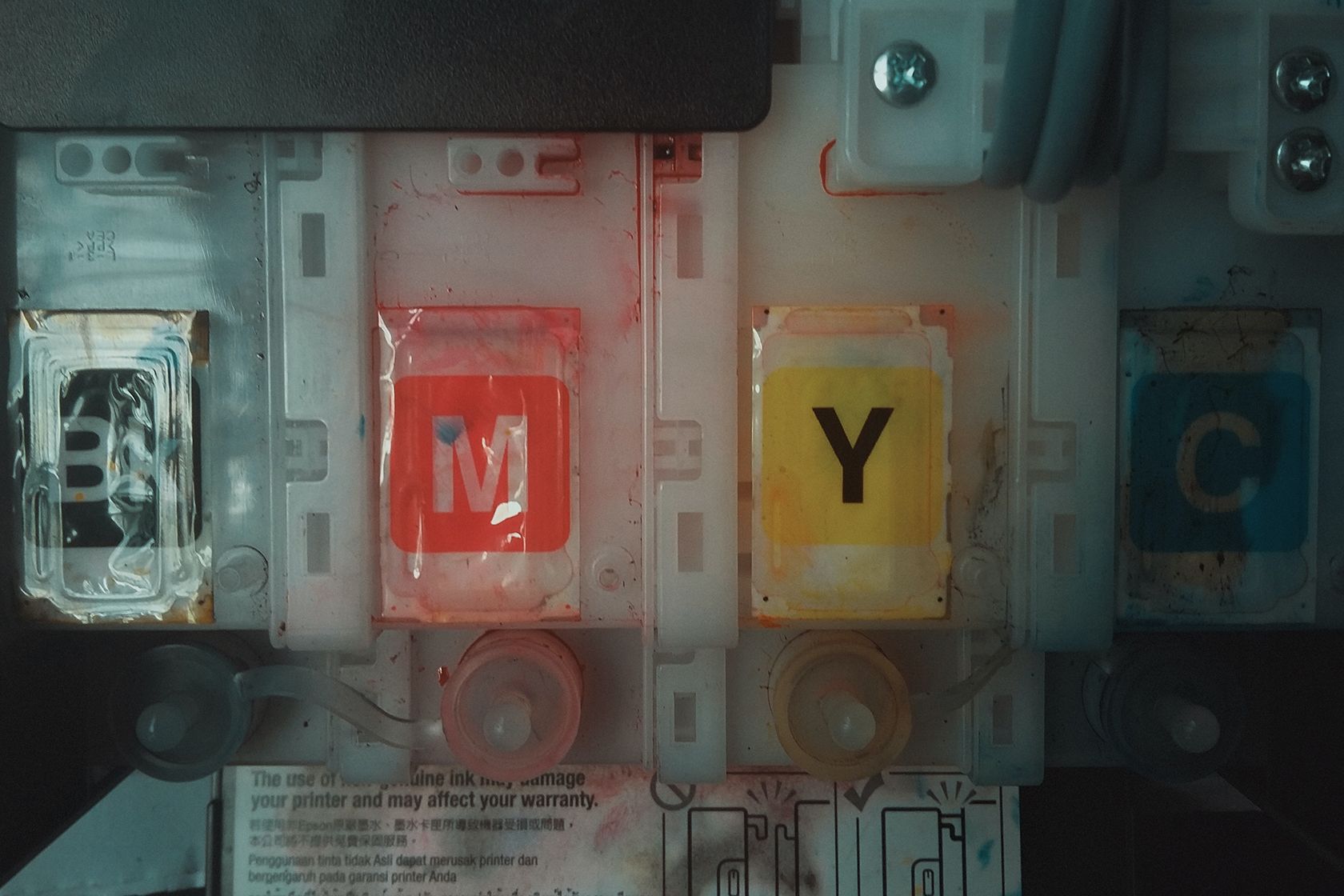 1701674924 620 razlichija mezhdu rgb cmyk i pantone kogda ispolzovat ih v